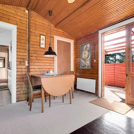 Cozy Close To Fantastic Holiday home *
